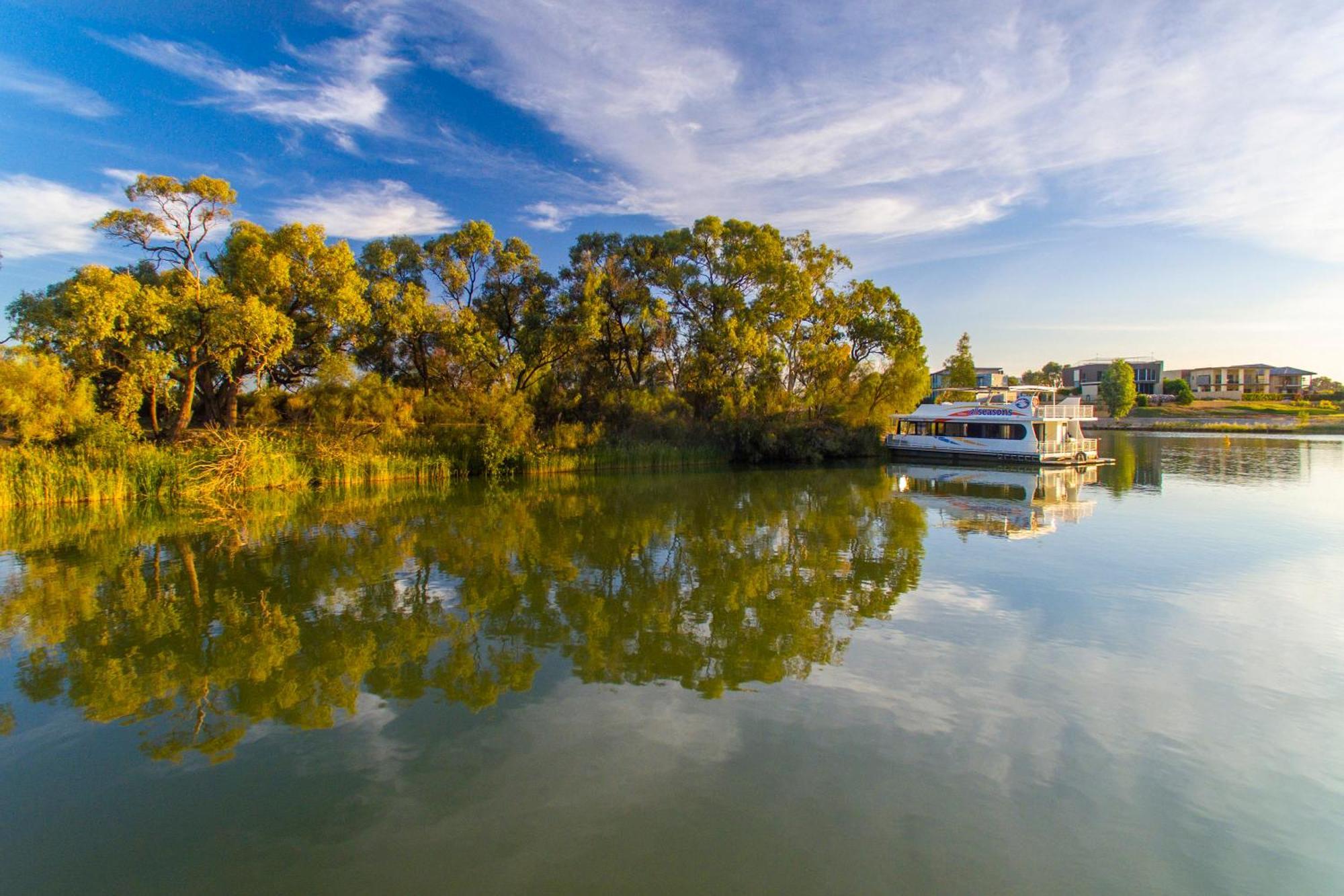 All Seasons Houseboats Hotel Mildura Room photo